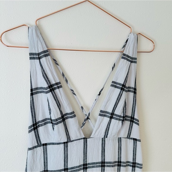 UO urban outfitters Breezy Plunging Linen Mini Dress - Picture 12 of 12